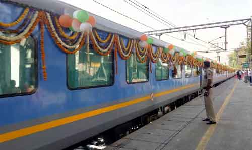 #1 Same Day Agra Tour By Gatimaan Express | Best Train Trip